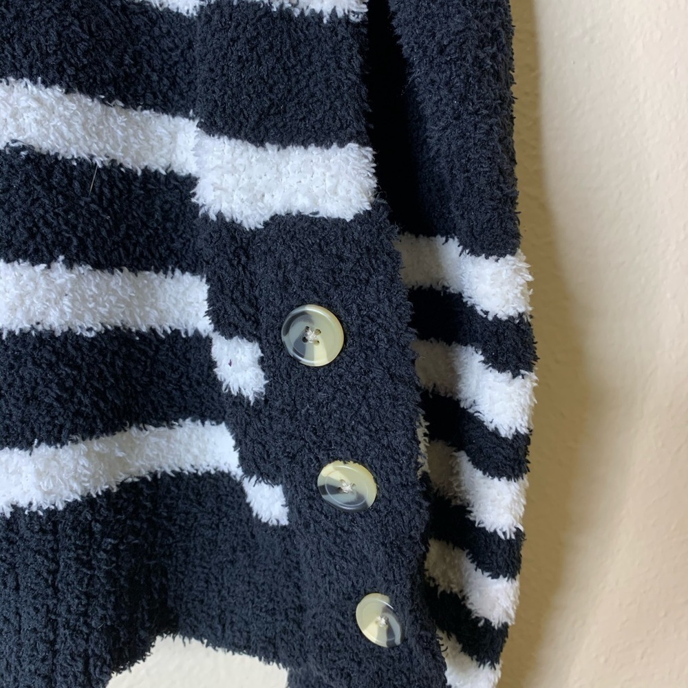 ALYA Sweater - Picture 5 of 8